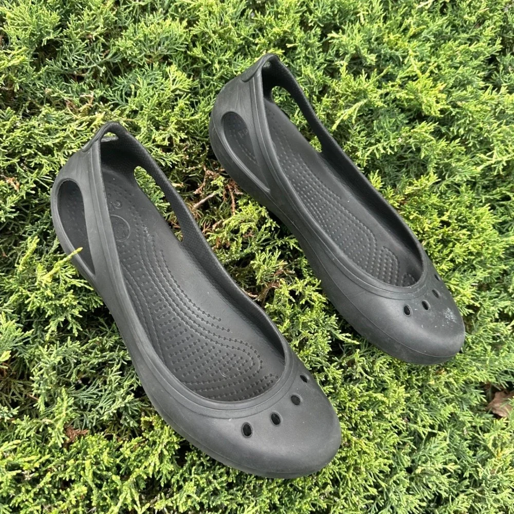 CROCS preowned fairly